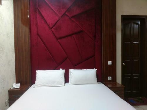 Hotel Comfort Inn (r)