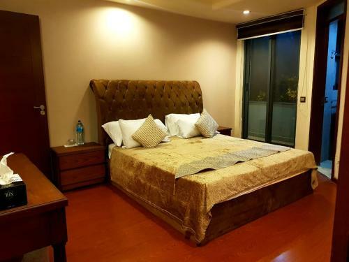 Silver Oaks Luxury Apartments