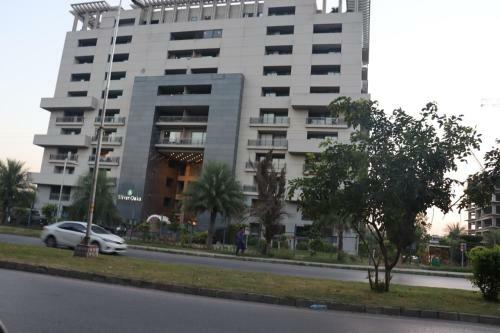 Silver Oaks Luxury Apartments