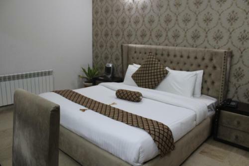 Hostal Royal Luxus Guest House