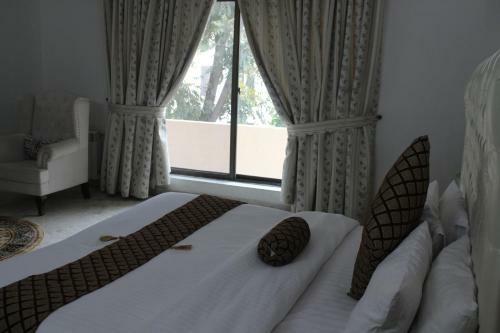 Hostal Royal Luxus Guest House