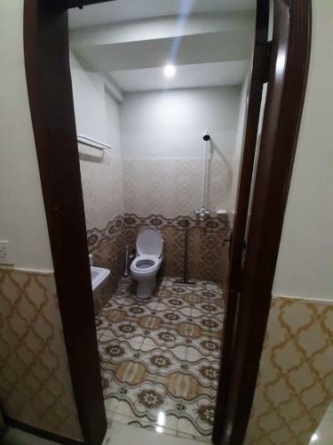 Hostal Midway Residency
