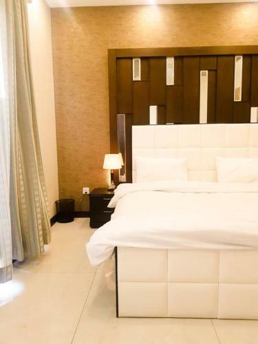 Hotel Candlewood Residency