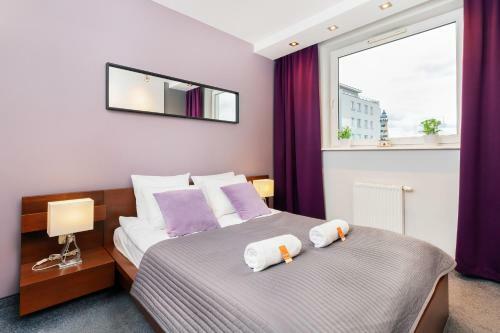 City And Sea View Apartment By Renters