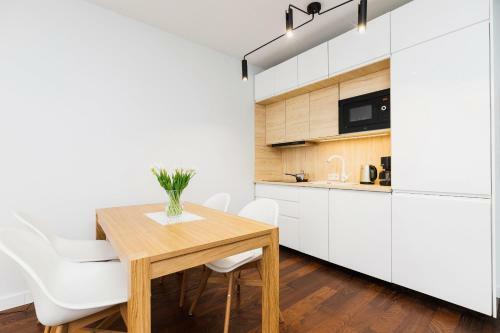 Apartments Cracow ?lusarska By Renters