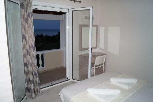 Pouliezos Koklanis Zante Apartments