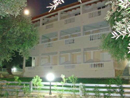 Pouliezos Koklanis Zante Apartments