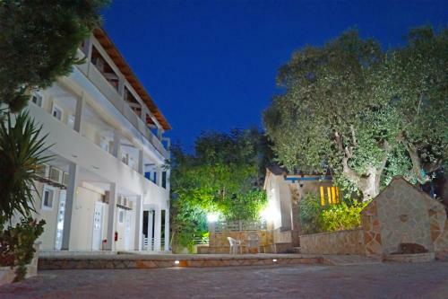 Pouliezos Koklanis Zante Apartments