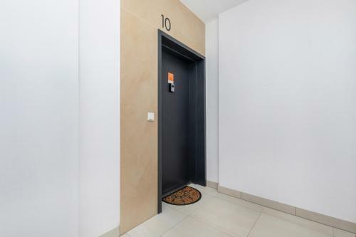 Sunny Rewal Apartments By Renters