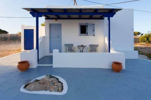 Hostal Petros Rooms