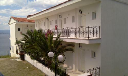 Lazaridis Luxury Studios & Apartments