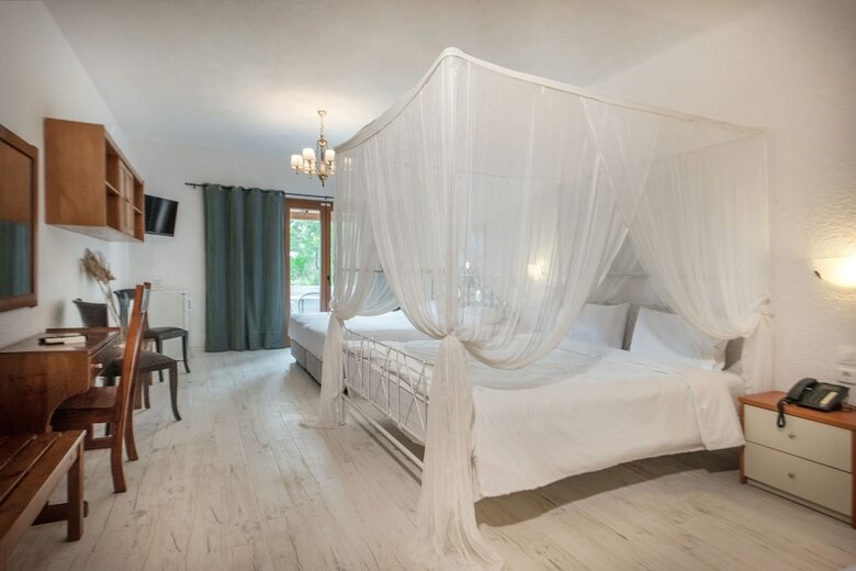 Leandros Hotel