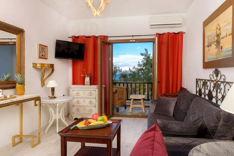 Leandros Hotel