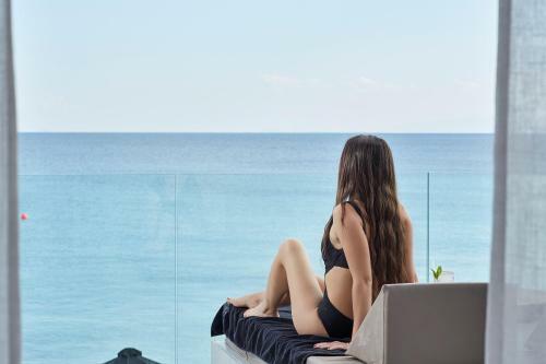 Mykonos Kosmoplaz Beach Resort Hotel