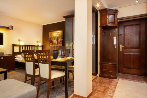 Apartments Warsaw ?wi?toja?ska By Renters