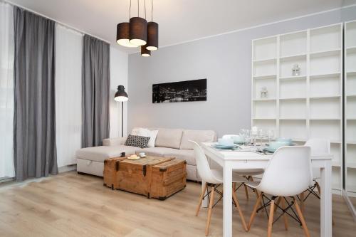 Apartment Warsaw ?oliborz By Renters
