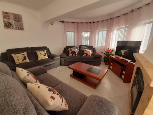 Amazing Modern Francis Villa With Pool