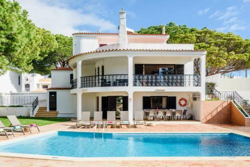 Villa Protea - 5 Bedroom, Beach, Air-con, Wifi