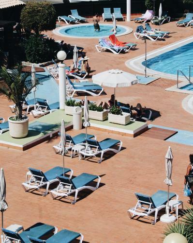Oura Apartamentos