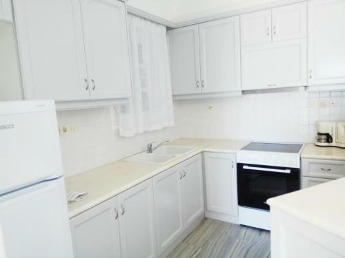 Nicos Studios & Apartments