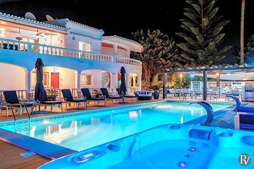 Alto Da Cerca Apartment Sleeps 4 With Pool And Air Con