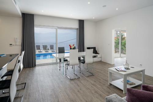 Villa Calhetascape By Ourmadeira