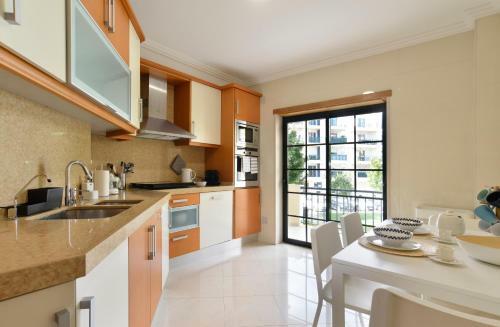 Gorgeous Beach Apartment 6pax - Checkinhome
