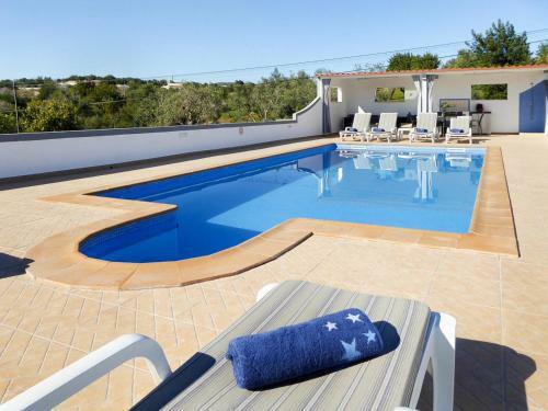 Cerro Do Lobo Villa Sleeps 8 With Pool Air Con And Wifi