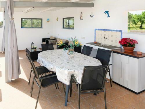 Cerro Do Lobo Villa Sleeps 8 With Pool Air Con And Wifi