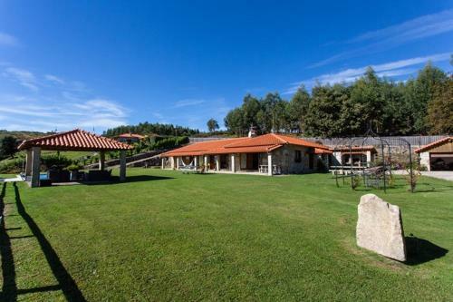 Luxury Spacious Farmhouse With Great Land Viewa