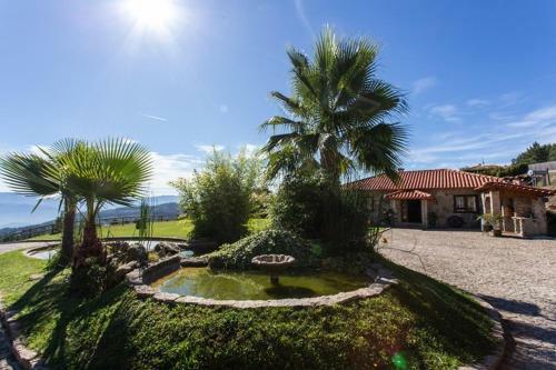Luxury Spacious Farmhouse With Great Land Viewa