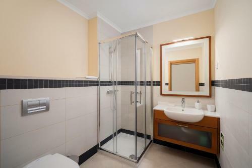 2 Bed Apartment In Cabanas, Swimming Pool