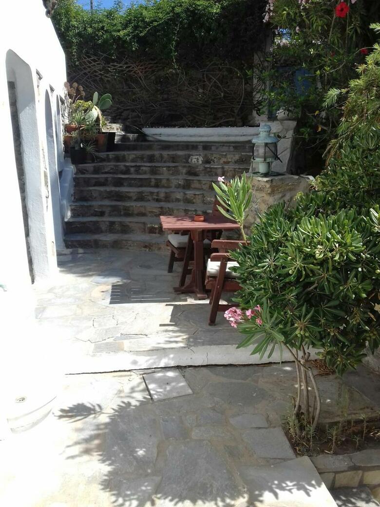 Rania Apartments Studios & Suites