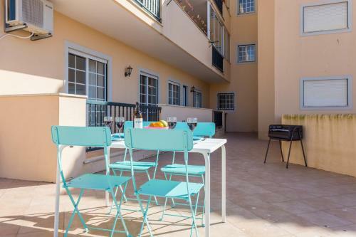 Hroma Apartment By Seewest