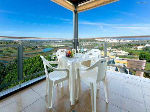 A22 - Mountain View & Sea Brease Apartment