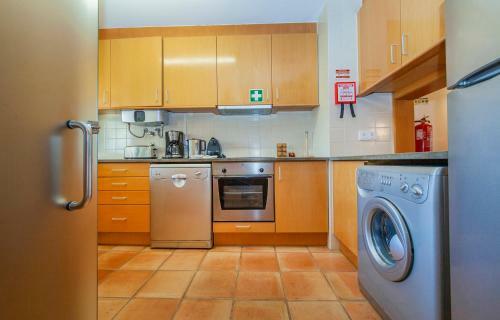 B39 - Marina Hill Apartment