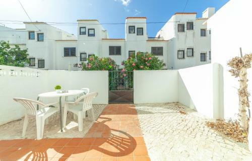 C06 - Water Tower Townhouse With Pool