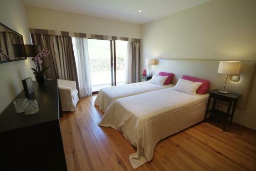 Ponte De Lima Villa Sleeps 12 With Pool And Wifi