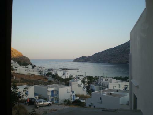 Hostal Froudi Rooms