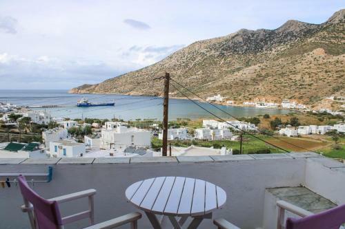 Hostal Froudi Rooms