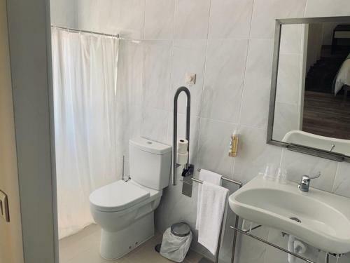 Bed & Breakfast Alojamento Restaurante Dom Dinis