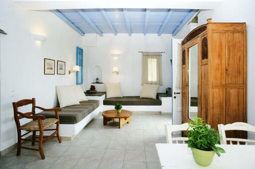 Golden Beach Hotel & Apartments