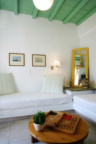 Golden Beach Hotel & Apartments