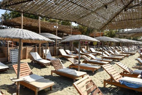 Golden Beach Hotel & Apartments
