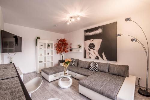 Apartamento 2-room Penthouse Plaza Residence P1