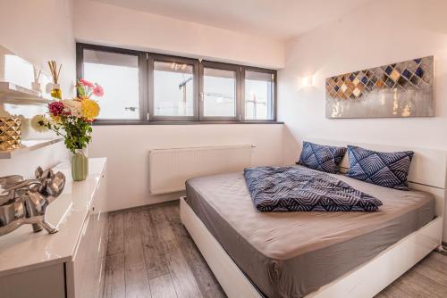 Apartamento 2-room Penthouse Plaza Residence P1