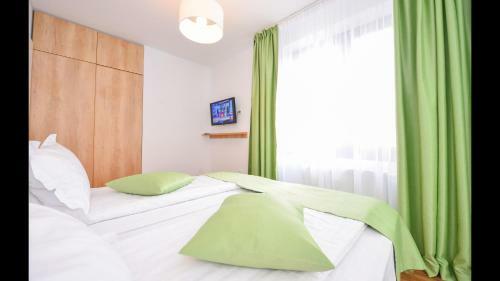 Sunshine Apartment - Cismigiu Gardens