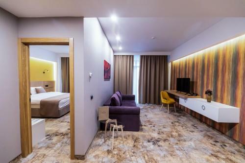Grand View Hotel & Suites Copou