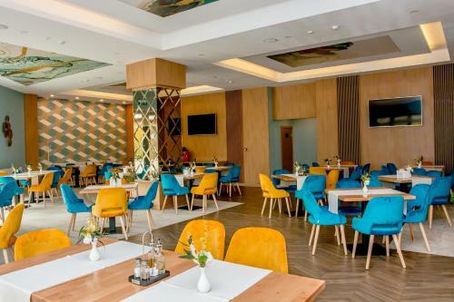 Grand View Hotel & Suites Copou