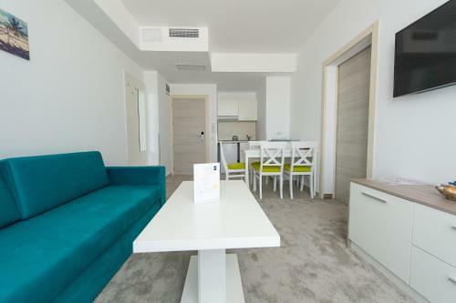 Zip Apartments